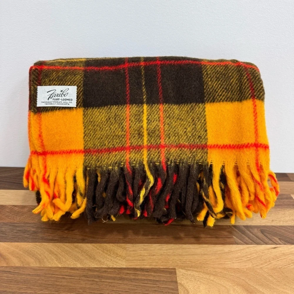 Vintage Wool Buffalo Fairbo fluff-loomed stadium throw blanket 70s gold brown